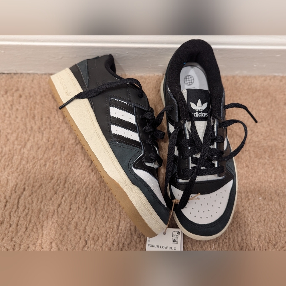 Adidas Forum Low Sneakers - Black and White